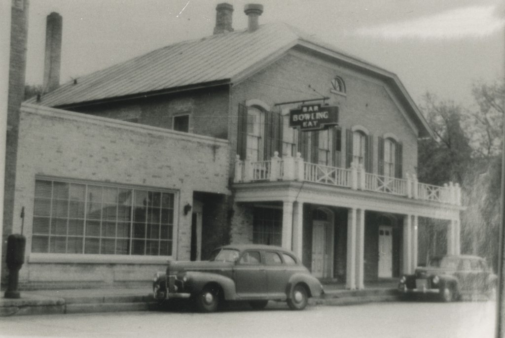 Badger State House & Badger Bowl — Mishicot,&nbsp;Wisconsin