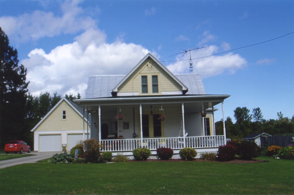 Mishicot Home — 443 Randolph&nbsp;Street