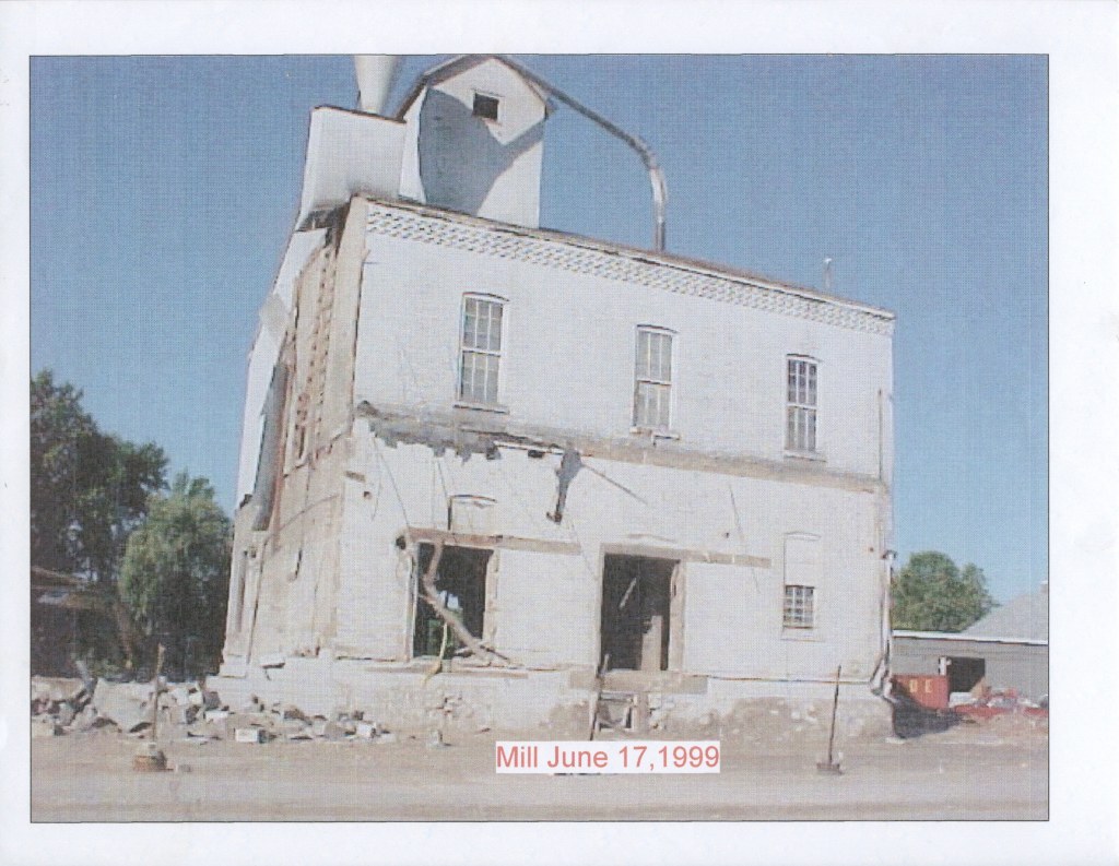 Twin Rivers Co-Operative&nbsp;Demolition