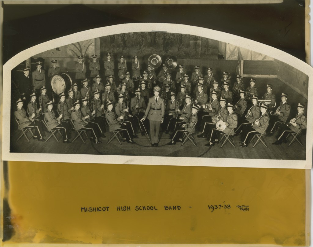 Mishicot High School Band —&nbsp;1937–1938