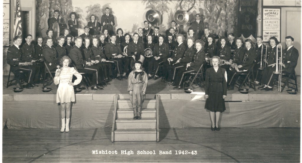 Mishicot High School Band —&nbsp;1942–1943