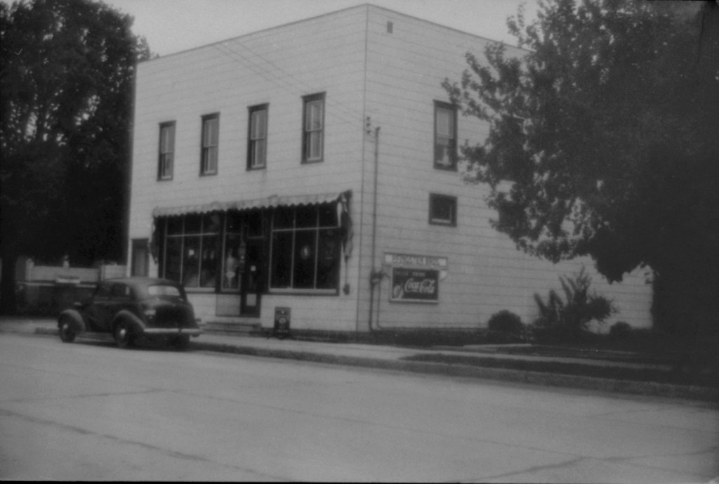 Pfingsten Bros. Grocery&nbsp;Store