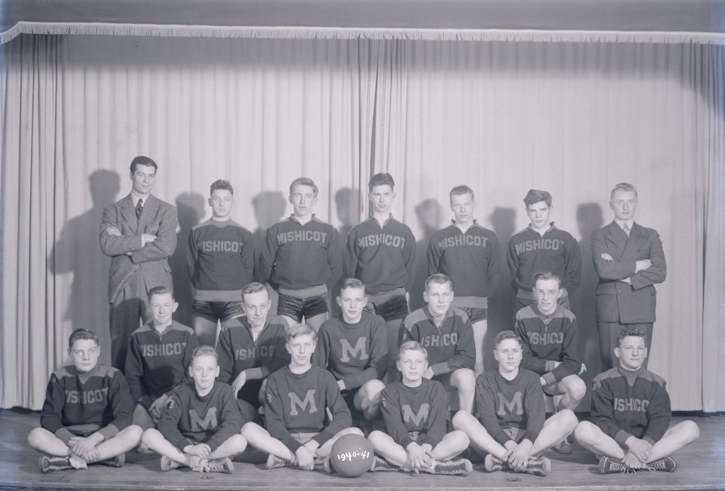 Mishicot High School Basketball Team 1940 – 1941